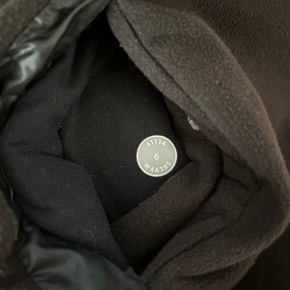 Lululemon Black Miracle Jacket Sz 6 - Picture 9 of 13